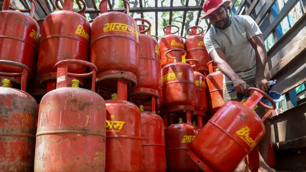 LPG Gas Prices Skyrocketing in India: Chaos Amid Iran War